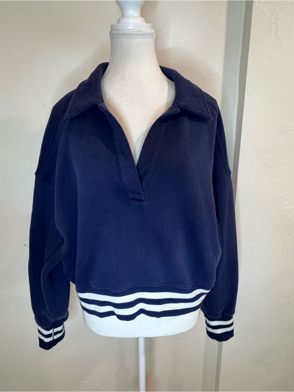OFFLINE By Aerie Cropped Collared Sweatshirt Navy Varsity Pullover Athleisure